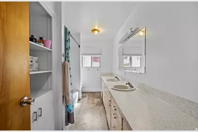 366 S 500 E, River Heights, UT 84321 - Photo 14