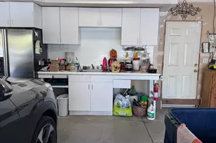 944 E Bernay Circle, Sandy, UT 84094 - Photo 14
