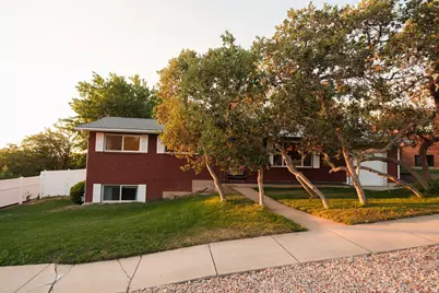521 E 1650 S, Bountiful, UT 84010 - Photo 2