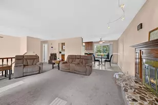 9545 S Robins Wy, Sandy, UT 84094 - Photo 14