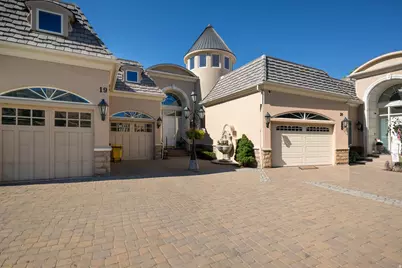 2726 E Wasatch Dr #19, Salt Lake City, UT 84108 - Photo 2