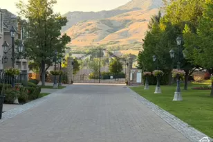 2726 E Wasatch Dr, Salt Lake City, UT 84108 - Photo 20