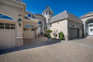 2726 E Wasatch Dr, Salt Lake City, UT 84108 - Photo 2