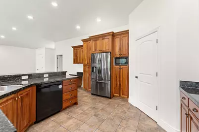 807 W 2240 N, Pleasant Grove, UT 84062 - Photo 10