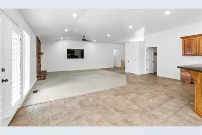 807 W 2240 N, Pleasant Grove, UT 84062 - Photo 16
