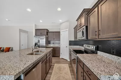846 W Wellington Ave N, North Salt Lake, UT 84054 - Photo 8
