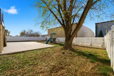 2034 S 1600 W, Woods Cross, UT 84087 - Photo 32