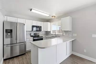 2034 S 1600 W, Woods Cross, UT 84087 - Photo 10