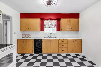 9147 W 3200 S, Magna, UT 84044 - Photo 16