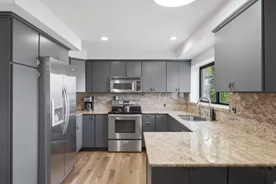 2199 S Scenic Dr, Salt Lake City, UT 84109 - Photo 26