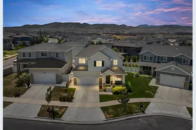 15388 S Gooding Ln, Bluffdale, UT 84065 - Photo 2
