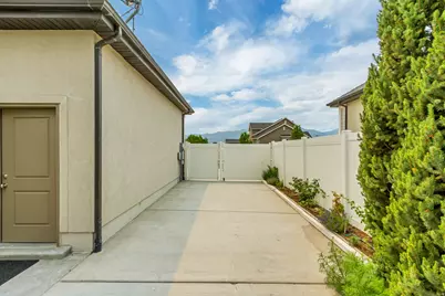 6372 N Davis Knolls Dr, Eagle Mountain, UT 84005 - Photo 4