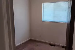 556 N Fairfield Rd, Layton, UT 84041 - Photo 4