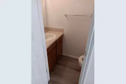 556 N Fairfield Rd #A-4, Layton, UT 84041 - Photo 2