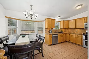 6902 S Lynaria Ct, West Jordan, UT 84081 - Photo 4