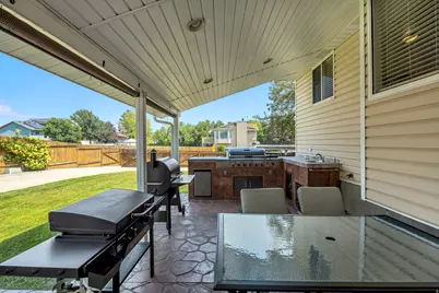 6902 S Lynaria Ct, West Jordan, UT 84081 - Photo 20