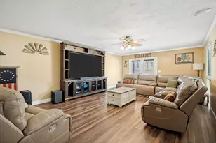 6902 S Lynaria Ct, West Jordan, UT 84081 - Photo 8