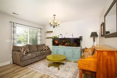 1952 S 725 E, Clearfield, UT 84015 - Photo 6
