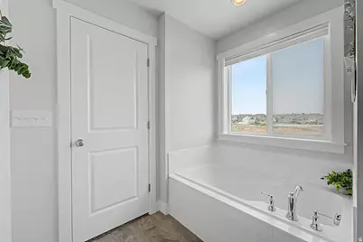 9822 N Bridge St, Eagle Mountain, UT 84005 - Photo 16