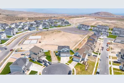 9822 N Bridge St, Eagle Mountain, UT 84005 - Photo 32