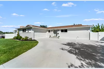 2353 E Cinnabar Ln S, Cottonwood Heights, UT 84121 - Photo 2