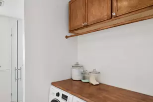 2353 E Cinnabar Ln S, Cottonwood Heights, UT 84121 - Photo 18