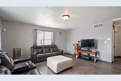 960 W 100 S, Orem, UT 84058 - Photo 4