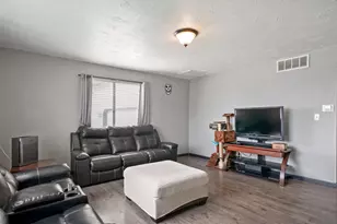960 W 100 S, Orem, UT 84058 - Photo 4