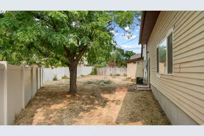 960 W 100 S, Orem, UT 84058 - Photo 20