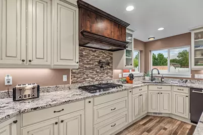 996 N 475 E, Orem, UT 84097 - Photo 12