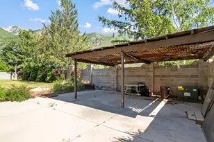 2444 E High Mountain Dr, Sandy, UT 84092 - Photo 38