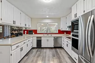2444 E High Mountain Dr, Sandy, UT 84092 - Photo 8