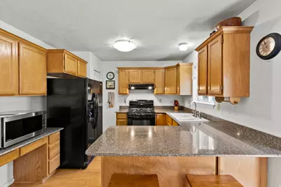 1294 Eastridge Cir, Logan, UT 84321 - Photo 6