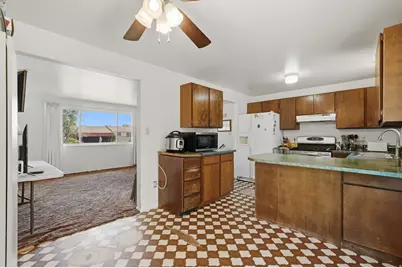 572 W 1680 N, Clinton, UT 84015 - Photo 10