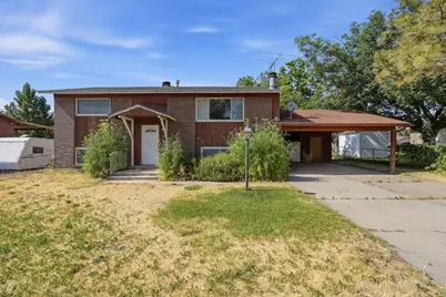 572 W 1680 Dr N, Clinton, UT 84015 - Photo 2