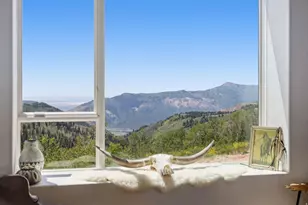8452 E Spring Park Rd, Eden, UT 84310 - Photo 22