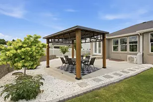 222 E Ridge View Dr, Elk Ridge, UT 84651 - Photo 6