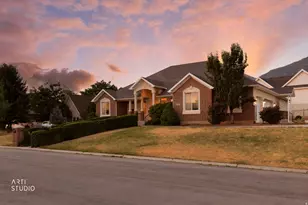 794 N Valley View Cir E, Elk Ridge, UT 84651 - Photo 4