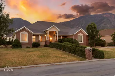 794 N Valley View Cir E, Elk Ridge, UT 84651 - Photo 2