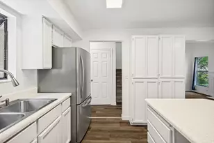 8736 S Oakwood Park Circle, Sandy, UT 84094 - Photo 8