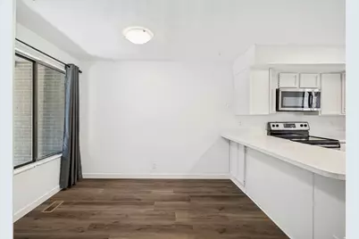 8736 S Oakwood Park Cir, Sandy, UT 84094 - Photo 8