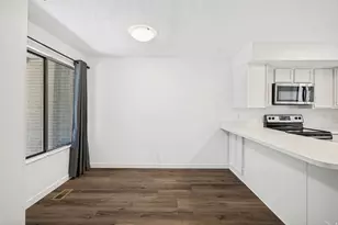 8736 S Oakwood Park Circle, Sandy, UT 84094 - Photo 8