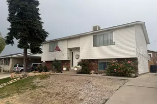 5029 W 5400 S, Kearns, UT 84118 - Photo 2