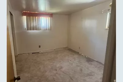 874 N Liberty Ave, Ogden, UT 84404 - Photo 16