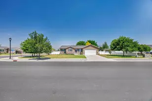 192 N 600 W, Smithfield, UT 84335 - Photo 32