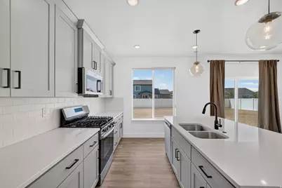 2391 W 2950 N, Farr West, UT 84404 - Photo 10