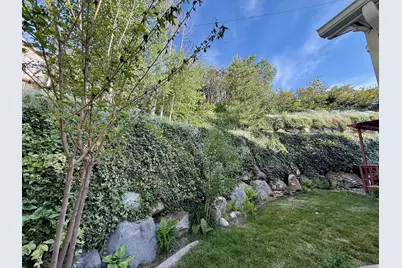 1146 N 3100 E, Layton, UT 84040 - Photo 4