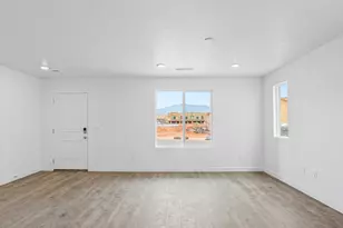 2186 S Wolverine Way, Washington, UT 84780 - Photo 14