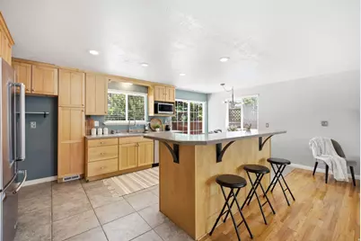 7237 S 2700 E, Cottonwood Heights, UT 84121 - Photo 14