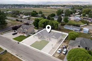 33 E 1100 S, Vernal, UT 84078 - Photo 2